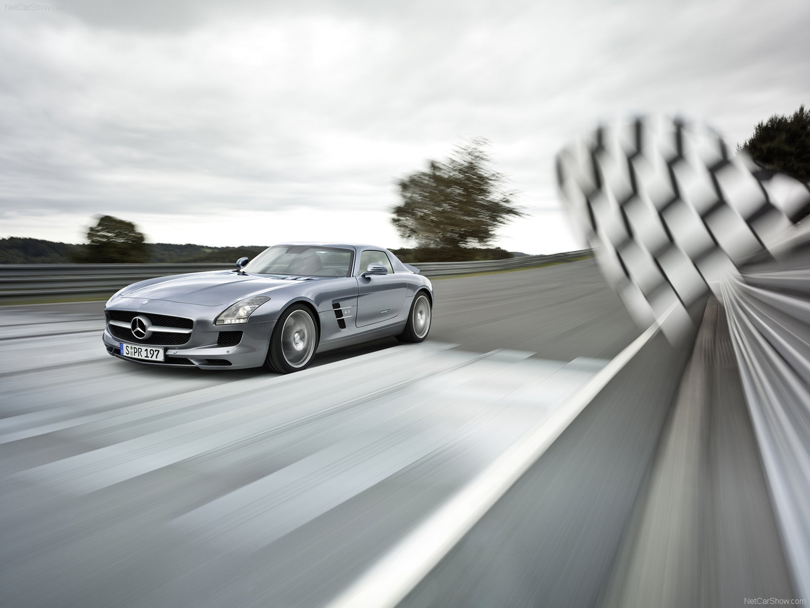 Mercedes-Benz-SLS_AMG_2011_1600x1200_wallpaper_08