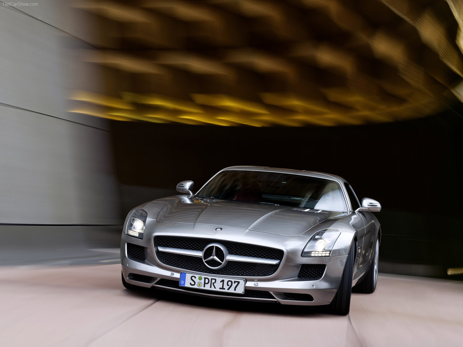 Mercedes-Benz-SLS_AMG_2011_1600x1200_wallpaper_05
