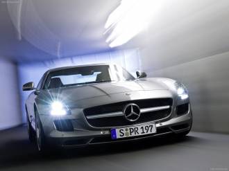 Mercedes-Benz-SLS_AMG_2011_1600x1200_wallpaper_01