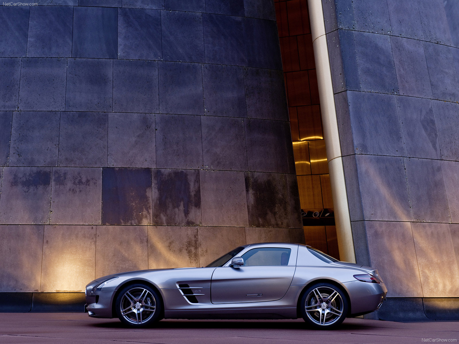 Mercedes-Benz-SLS_AMG_2011_1600x1200_wallpaper_25