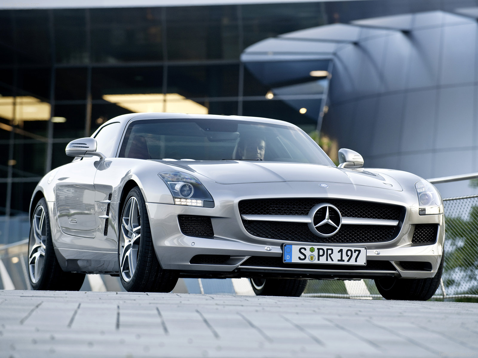 Mercedes-Benz-SLS_AMG_2011_1600x1200_wallpaper_02