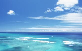 Aquamarine_sea_and_sky_in_Hawaii_JY075_350A