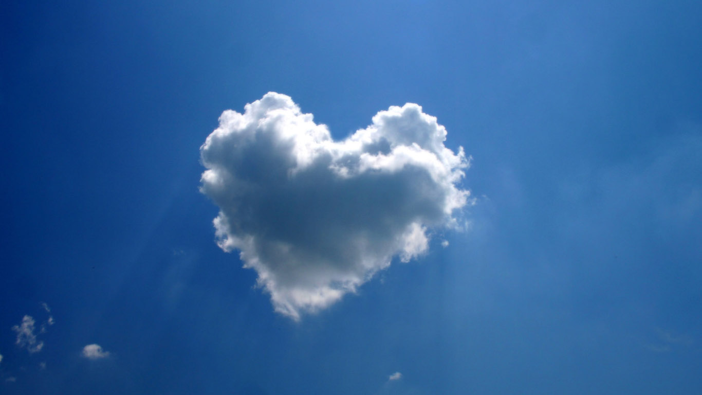 cloud-in-the-form-of-heart-wallpaper-1366x768